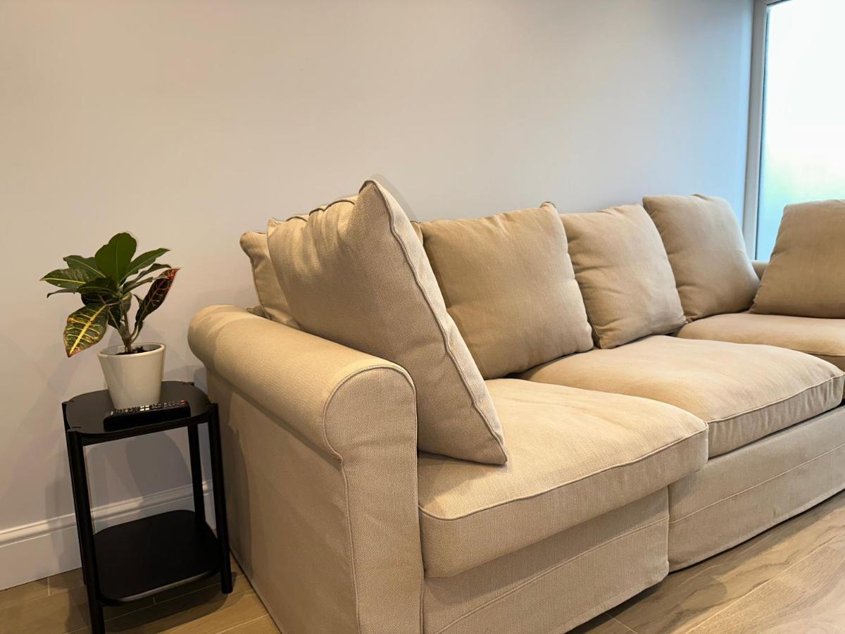 Little Vine - Beautiful Ground Floor Flat In South London Apartment Sutton  Ngoại thất bức ảnh
